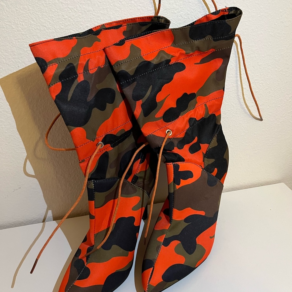 Camouflage Lace-Up Boots